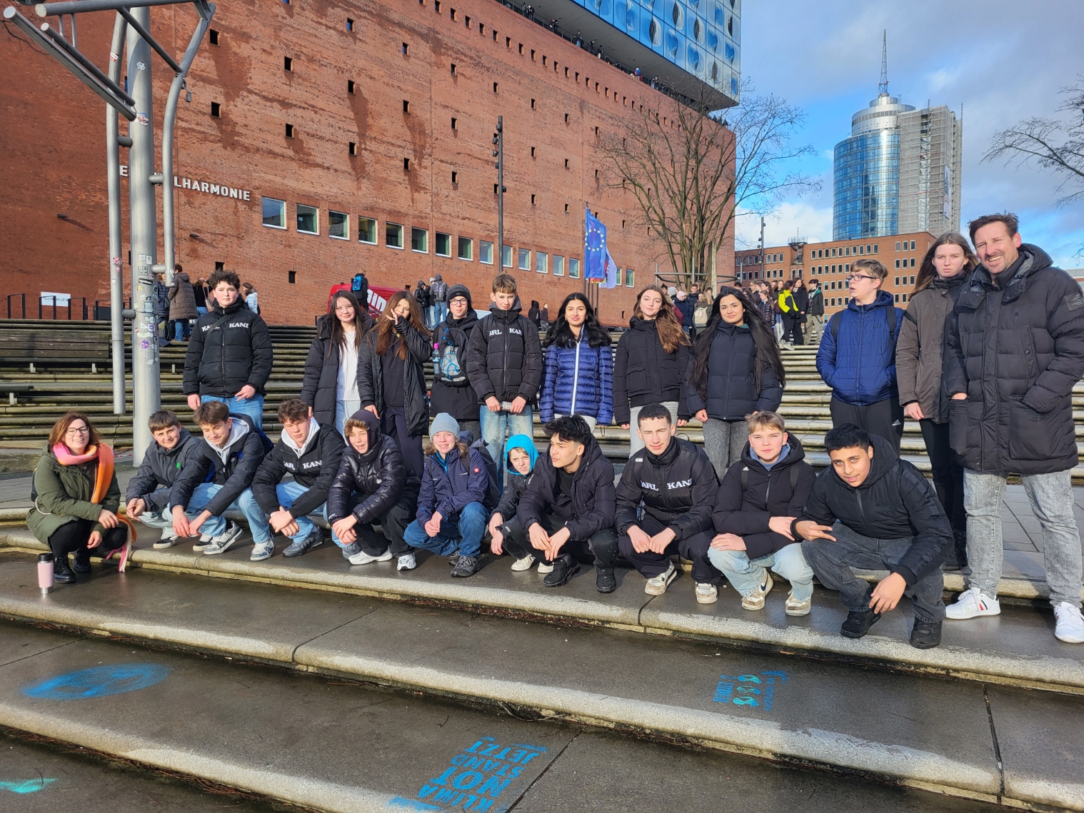 Die 8f vor der Elphi